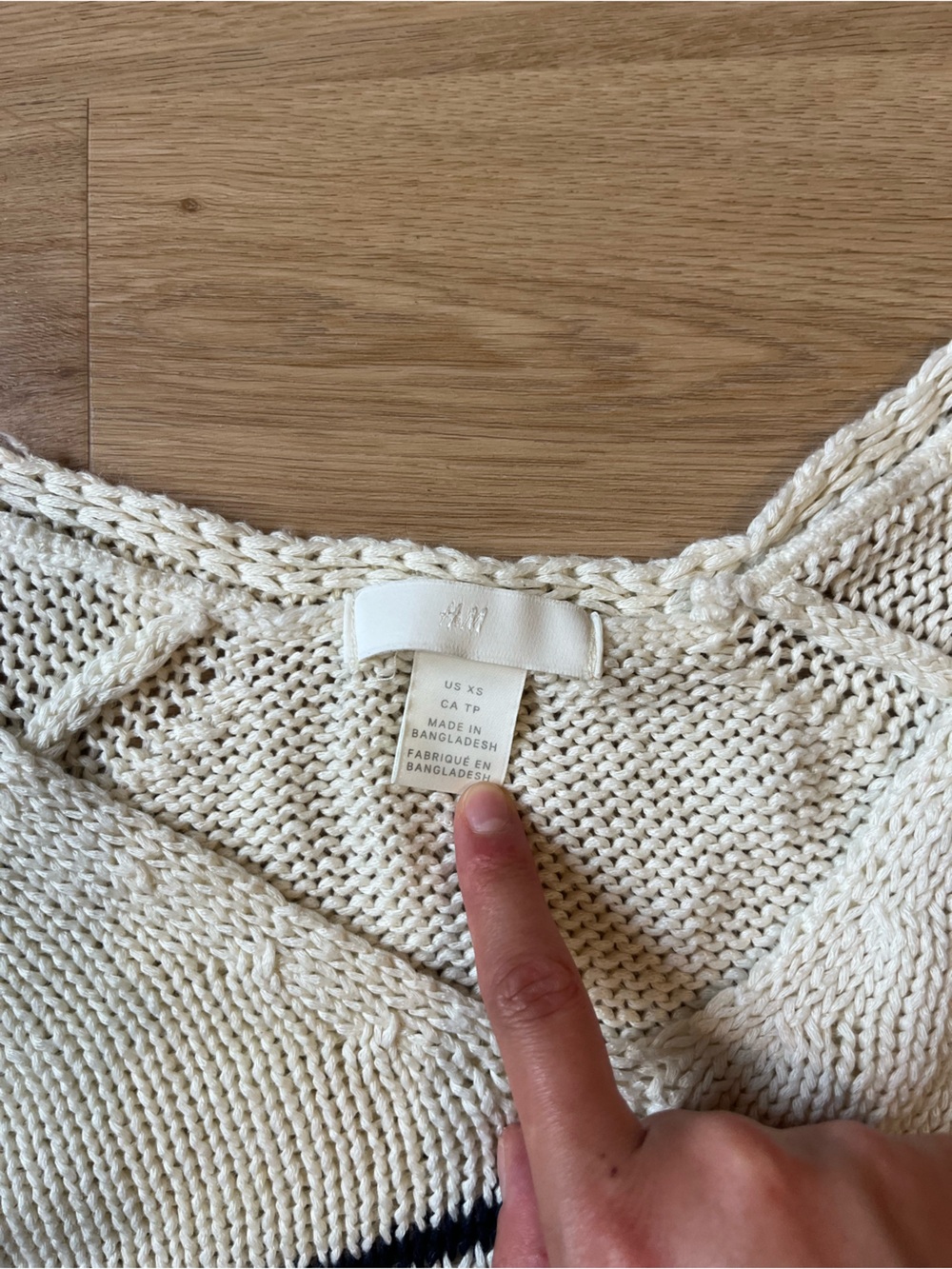 H&M sweater - Picture 3 of 3
